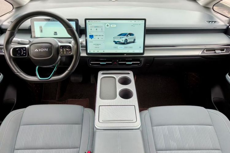 Used AION Y 2023 Younger Star Edition Interior 3