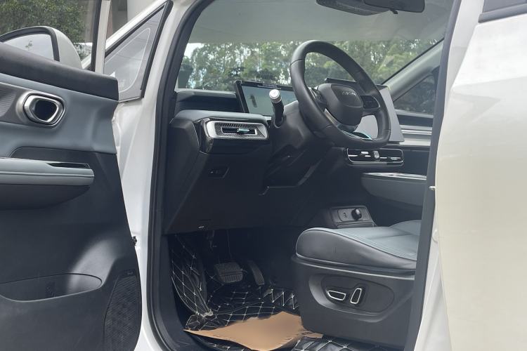 Used AION Y 2023 Plus 510 Smart Edition Interior 3