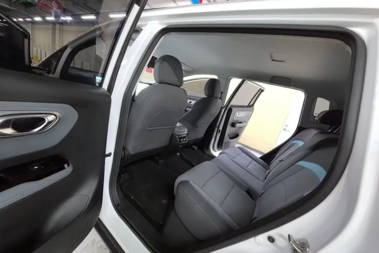 Used AION Y 2023 Plus 510 Enjoy Edition Interior 3