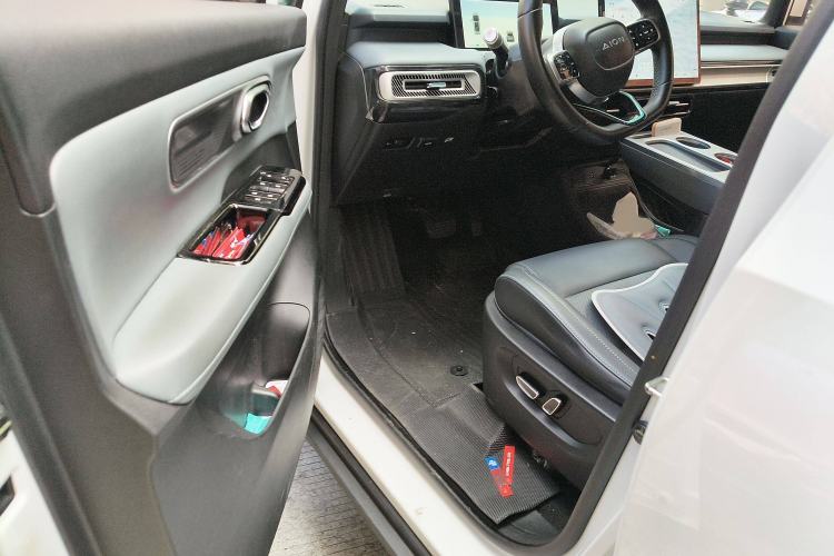 Used AION Y 2023 Younger Star Edition Interior 3