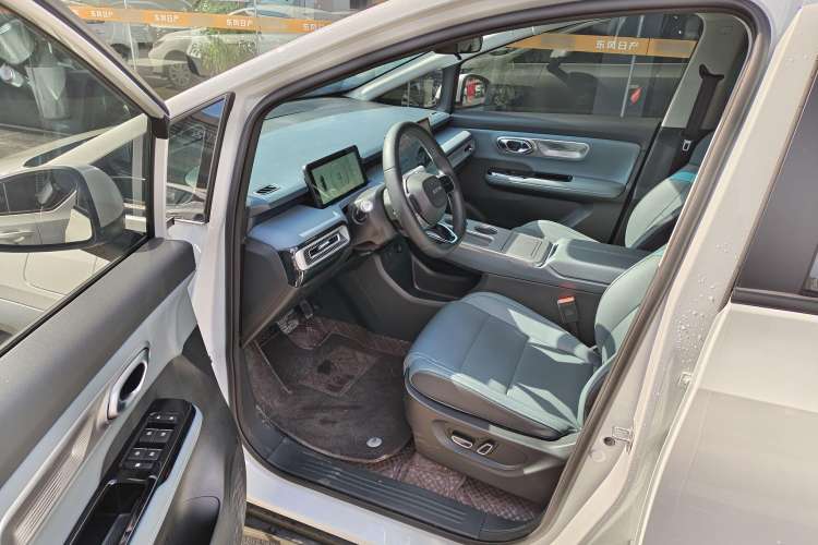 Used AION Y 2023 Younger Star Edition Interior 3