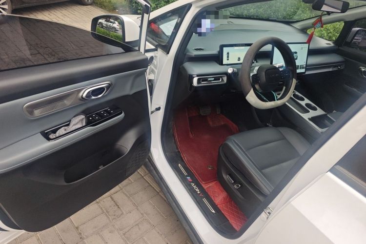 Used AION Y 2023 Younger Star Edition Interior 3