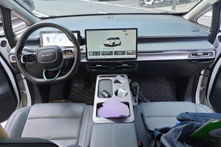 Used AION Y 2023 Plus 510 Smart Edition Interior 4
