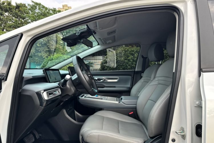 Used AION Y 2023 Plus 510 Enjoy Edition Interior 4