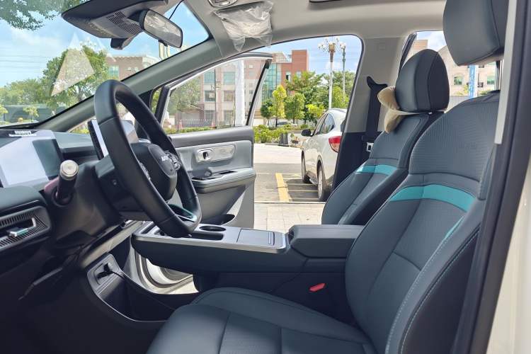 Used AION Y 2023 Plus 510 Smart Edition Interior 4
