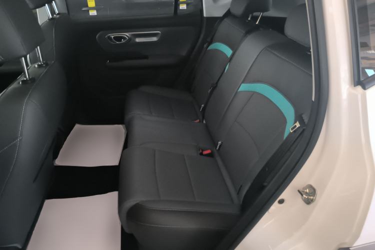 Used AION Y 2023 Plus 510 Smart Edition Interior 4
