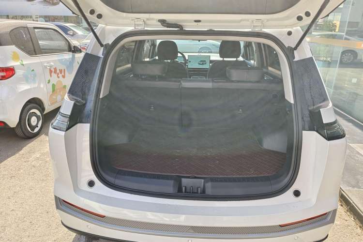 Used AION Y 2023 Younger Star Edition Interior 5