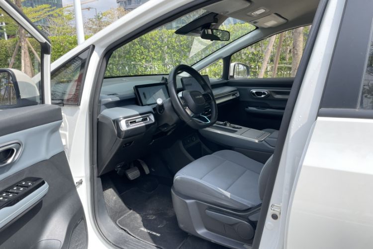 Used AION Y 2023 Plus 510 Enjoy Edition Interior 5