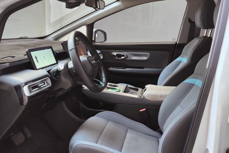Used AION Y 2023 Younger Interior 5