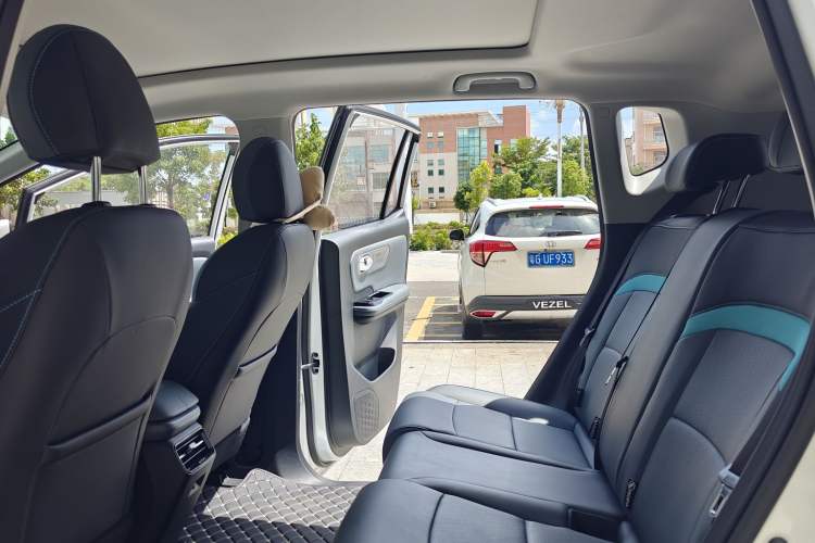 Used AION Y 2023 Plus 510 Smart Edition Interior 5