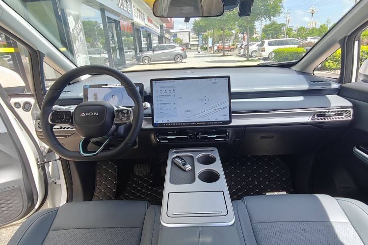 Used AION Y 2023 Plus 510 Smart Edition Interior 7
