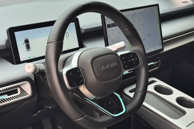 Used AION Y 2023 Plus 510 Enjoy Edition Interior 8