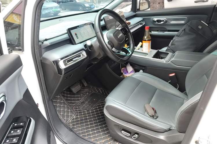 Used AION Y 2023 Plus 510 Smart Edition Left Front Seat