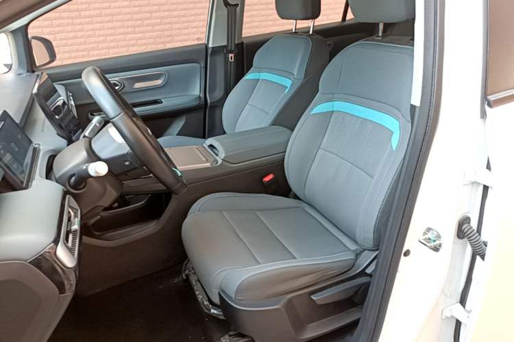 Used AION Y 2023 Plus 510 Enjoy Edition Left Front Seat