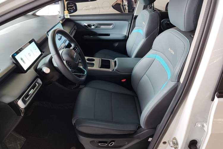 Used AION Y 2023 Plus 510 Smart Edition Left Front Seat