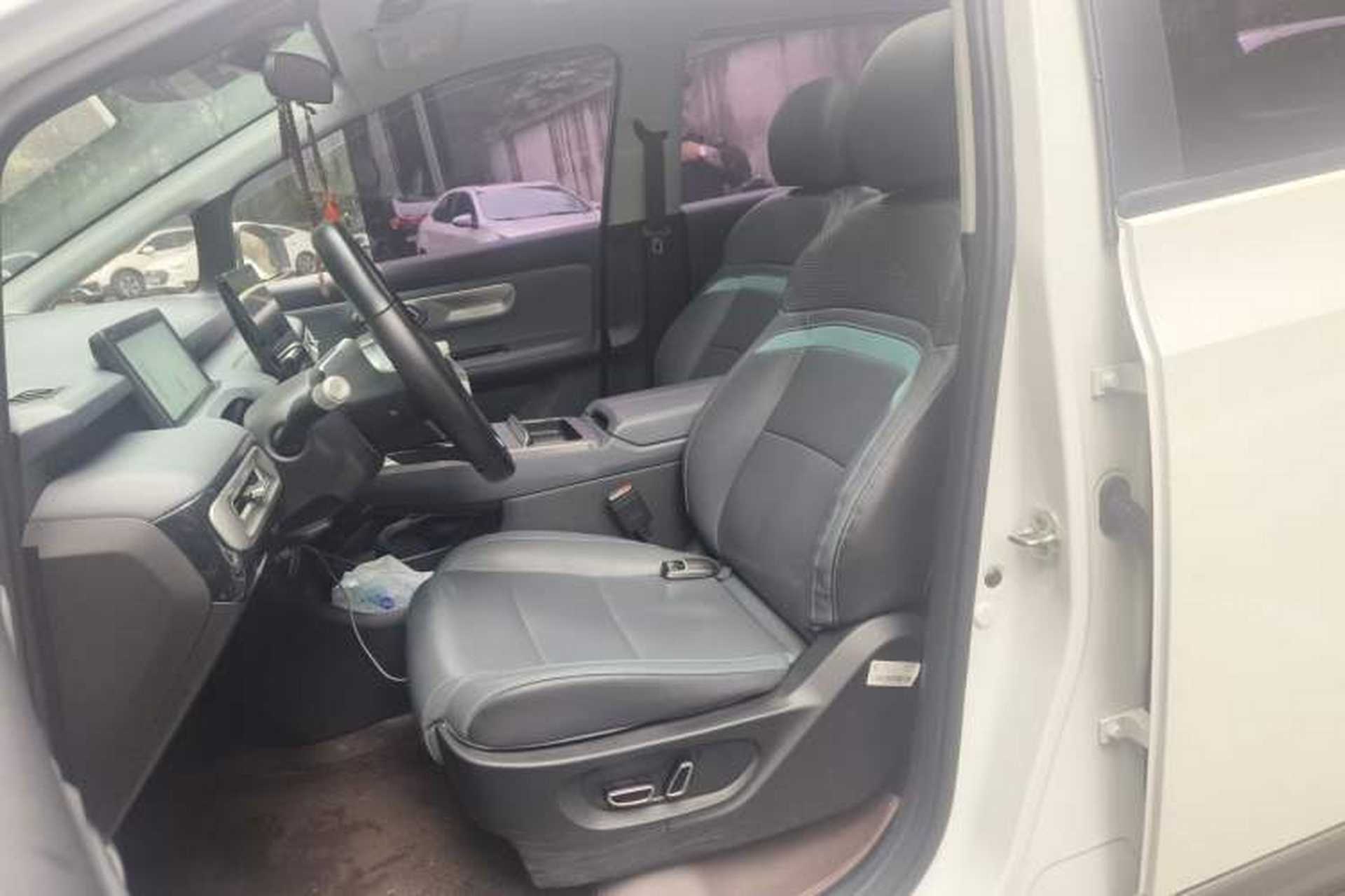 Used AION Y 2023 Plus 510 Smart Edition Left Front Seat