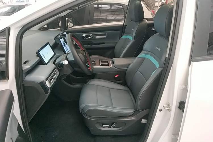 Used AION Y 2023 Plus 510 Smart Edition Left Front Seat