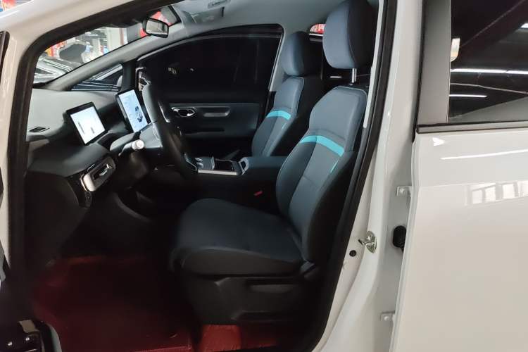 Used AION Y 2023 Plus 510 Enjoy Edition Left Front Seat