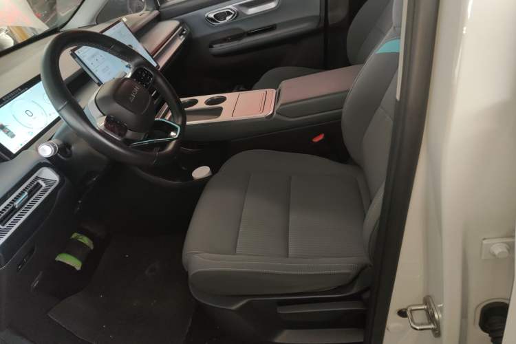 Used AION Y 2023 Younger Left Front Seat