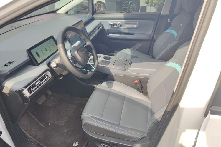 Used AION Y 2023 Younger Star Edition Left Front Seat