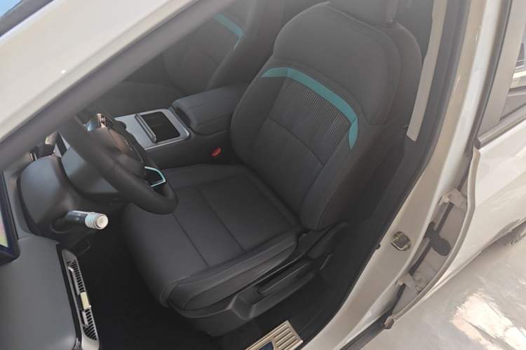 Used AION Y 2023 Plus 610 Enjoy Edition Left Front Seat