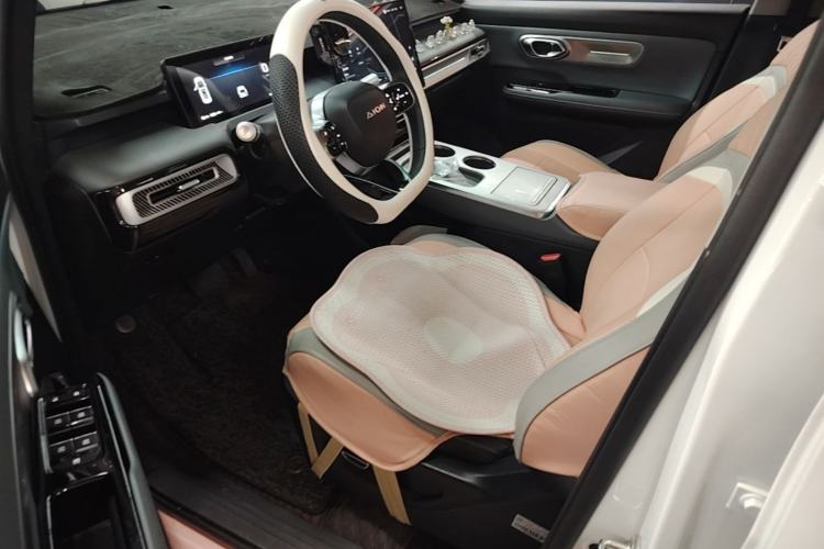 Used AION Y 2023 Plus 510 Smart Edition Left Front Seat