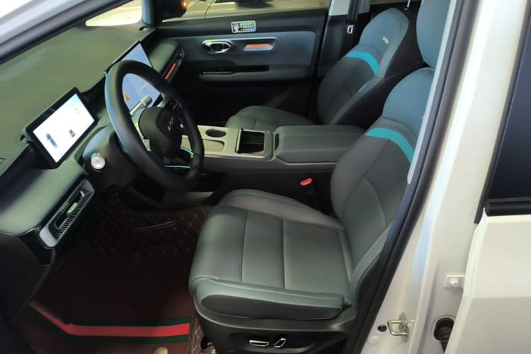 Used AION Y 2023 Plus 510 Smart Edition Left Front Seat