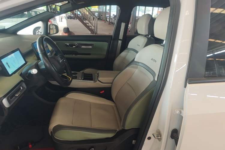 Used AION Y 2023 Plus 510 Smart Edition Left Front Seat