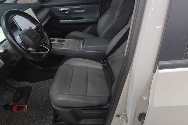 Used AION Y 2023 Plus 510 Enjoy Edition Left Front Seat