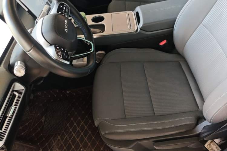 Used AION Y 2023 Younger Left Front Seat