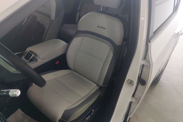 Used AION Y 2023 Plus 510 Tech Edition Left Front Seat