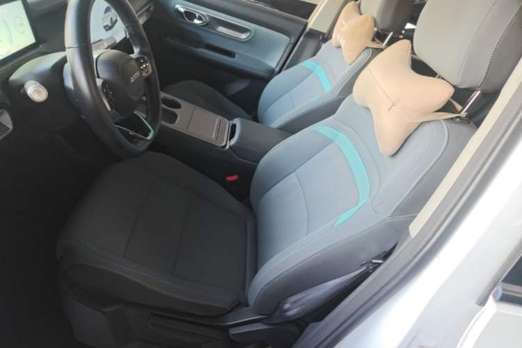 Used AION Y 2023 Younger Left Front Seat