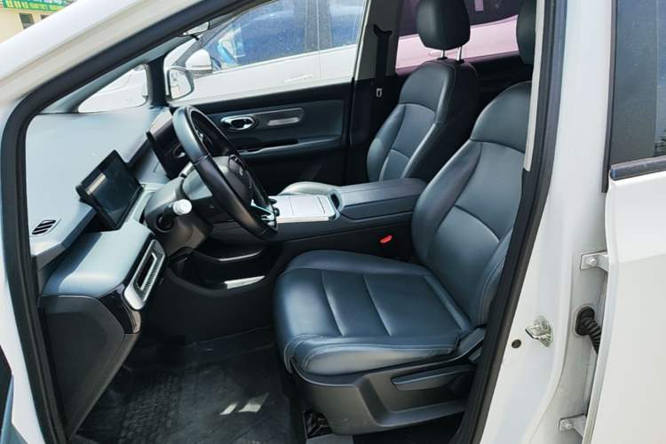 Used AION Y 2023 Younger Left Front Seat