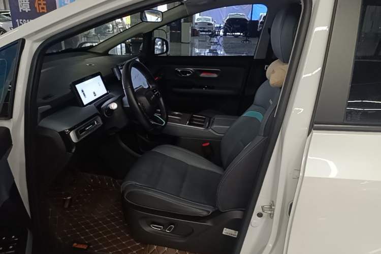 Used AION Y 2023 Plus 510 Smart Edition Left Front Seat