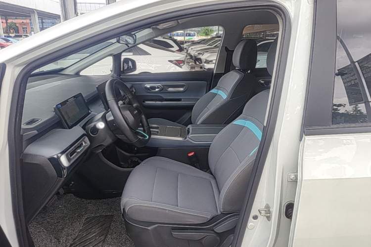 Used AION Y 2023 Plus 510 Enjoy Edition Left Front Seat