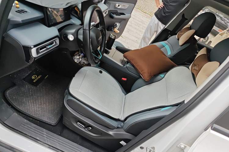 Used AION Y 2023 Plus 510 Smart Edition Left Front Seat