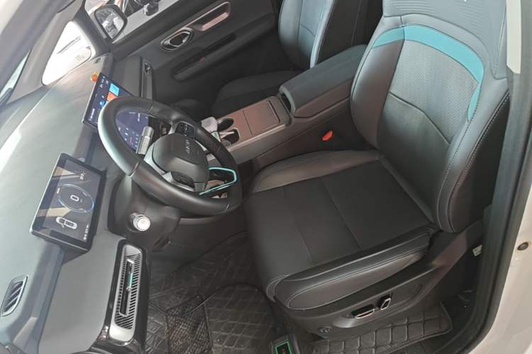 Used AION Y 2023 Plus 510 Smart Edition Left Front Seat
