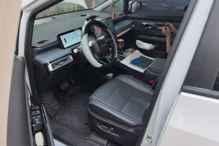 Used AION Y 2023 Plus 510 Smart Edition Left Front Seat