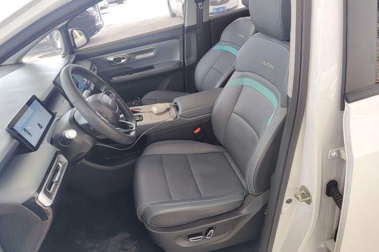 Used AION Y 2023 Plus 510 Smart Edition Left Front Seat
