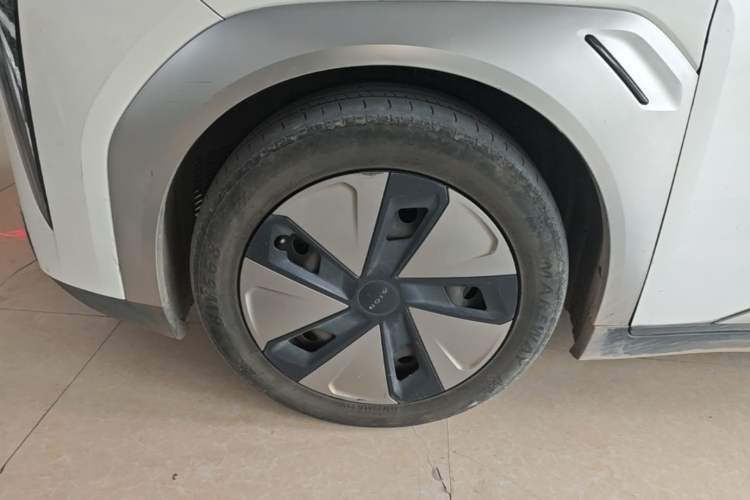 Used AION Y 2023 Plus 510 Enjoy Edition Left Front Wheel Hub