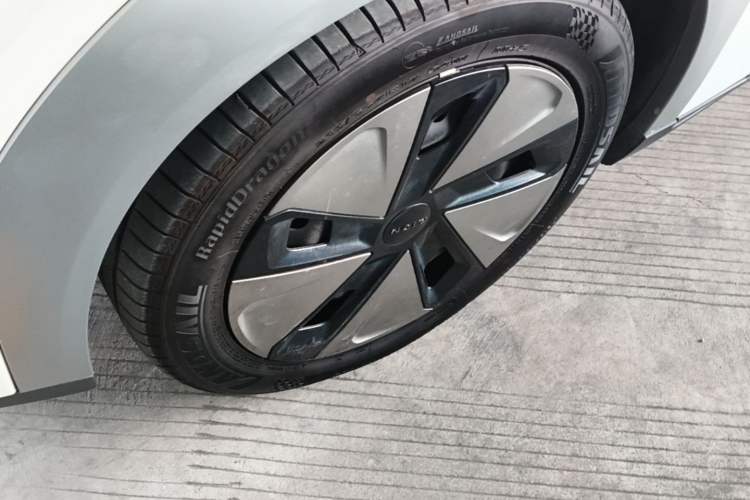 Used AION Y 2023 Plus 510 Enjoy Edition Left Front Wheel Hub