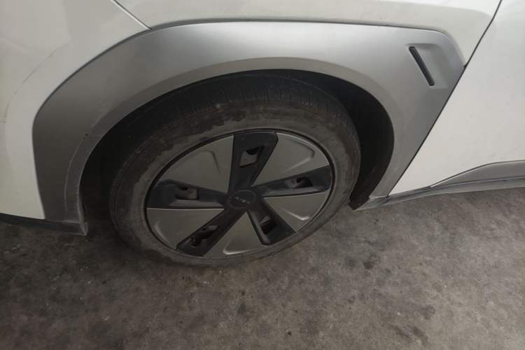Used AION Y 2023 Younger Star Edition Left Front Wheel Hub