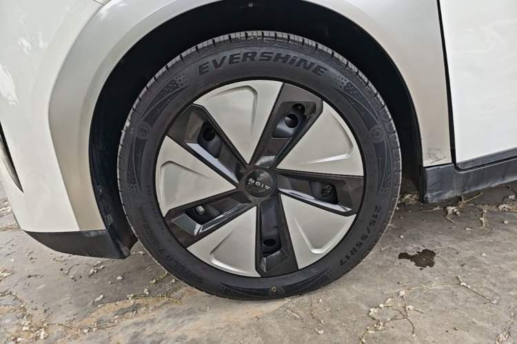 Used AION Y 2023 Plus 510 Enjoy Edition Left Front Wheel Hub