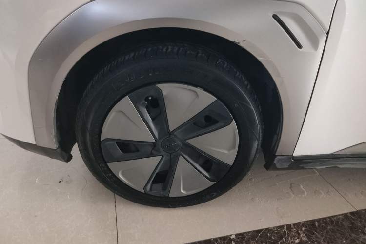Used AION Y 2023 Plus 510 Enjoy Edition Left Front Wheel Hub