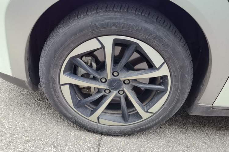 Used AION Y 2023 Younger Star Edition Left Front Wheel Hub