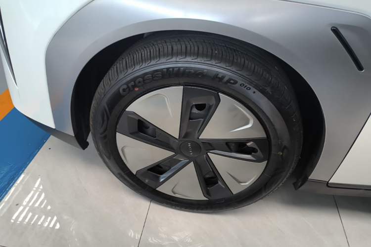 Used AION Y 2023 Plus 510 Enjoy Edition Left Front Wheel Hub