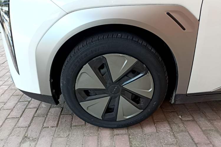 Used AION Y 2023 Plus 510 Enjoy Edition Left Front Wheel Hub
