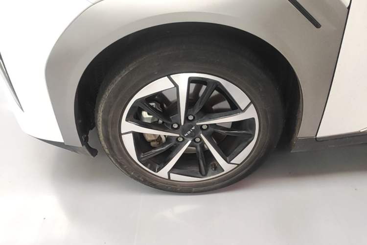 Used AION Y 2023 Plus 510 Enjoy Edition Left Front Wheel Hub