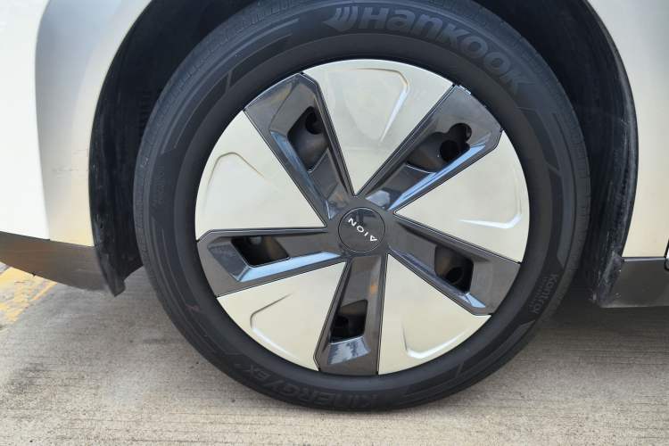Used AION Y 2023 Younger Left Front Wheel Hub