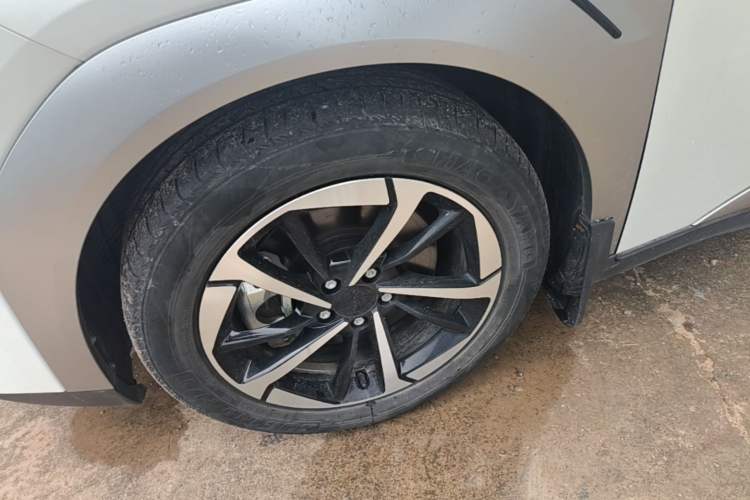 Used AION Y 2023 Plus 510 Smart Edition Left Front Wheel Hub